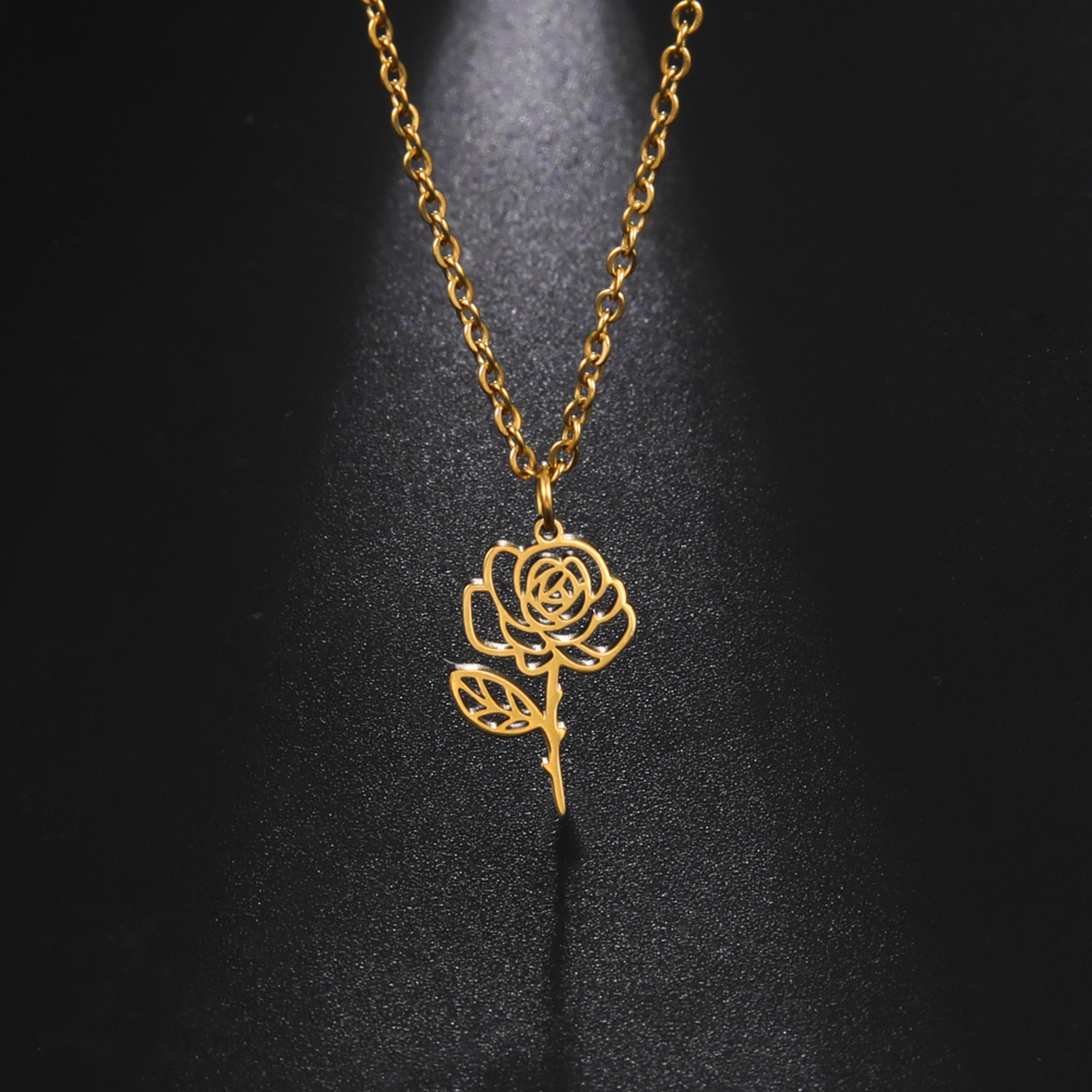 Collier fleur en forme de rose doré