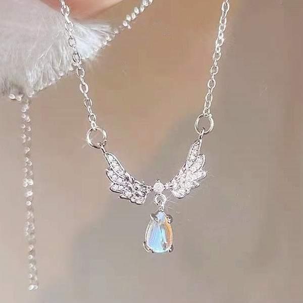 Collier ailes d'ange en cristal et pierre de lune pour femmes