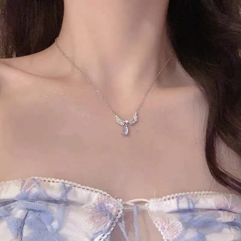 Collier ailes d'ange en cristal et pierre de lune pour femmes