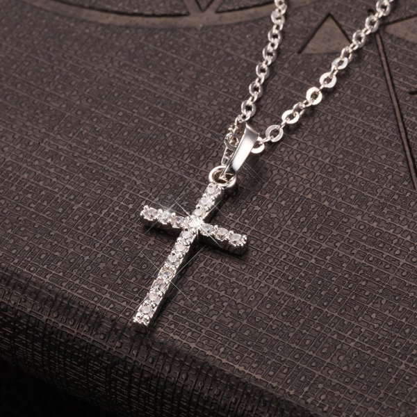 Collier croix chaîne métal et cristaux
